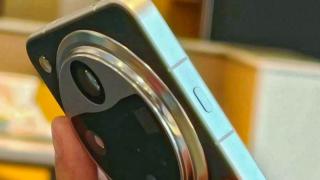OPPO Find X8 Ultra apare într-o nouă fotografie hands-on; Butonul Alert Slider e înlocuit