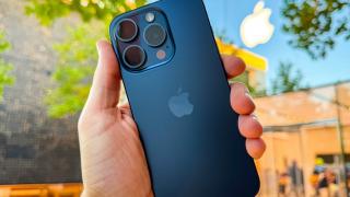 RESIGILATUL ZILEI #12: iPhone 15 Pro Max mai ieftin cu oferta resigilată; Aceleași performanțe, cost redus cu sute de lei