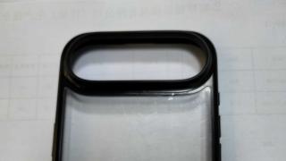 Cam atât de ciudate sunt husele destinate lui iPhone 17 Air, cu un decupaj pilulă mare în spate