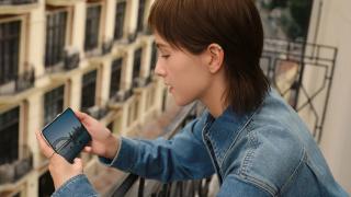 HUAWEI rezolvă problema smartphone-urilor pliabile tip Fold; Pura X îți permite să folosești tot ecranul pentru consum video