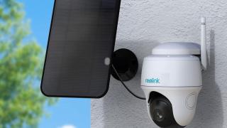 E LUNI e AMAZON: Cameră de supraveghere Reolink Argus PT 5MP cu panou solar, WiFi dual-band, viziune nocturnă color și detecție inteligentă
