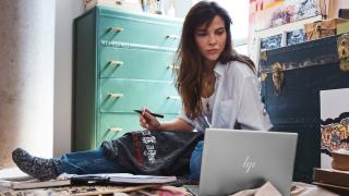 RESIGILATUL ZILEI #16: Laptop HP 15-fc0024nq e alegerea smart pentru zi cu zi; Performanță decentă, greutate redusă și preț corect