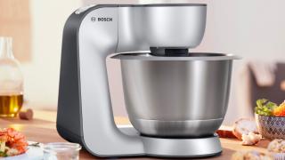 RESIGILATUL ZILEI #20: Robotul de bucătărie Bosch MUM58364 vine cu blender, tocător și 7 trepte de viteză; O alegere rațională pentru pasionații de gătit