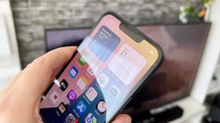 Apple iPhone 16e: Benchmark-uri de loc întâi în GeekBench, dar mai subţire la GPU