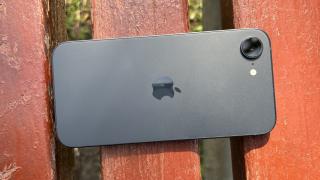Apple iPhone 16e: Conectivitate pe bază de modem Apple C1, creat chiar de către Apple