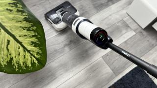 Tineco Floor One S5 Stretch Extreme Review: Un aspirator all-in-one pentru casa ta care te va face să uiți de mop