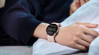 Nu respiri bine în somn? Samsung se luptă cu apneea prin noi sisteme integrate pe Galaxy Watch