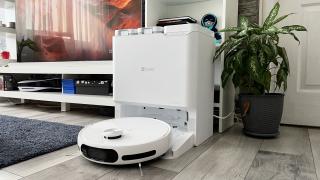 Aspiratorul robot EZVIZ RS20 Pro are o reducere de 600 lei; extra -20% dacă îl comanzi din aplicația Altex