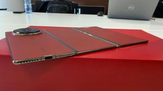 Huawei Mate XT depășește pragul de 400.000 de unități vândute – pliabilul tri-fold își consolidează poziția
