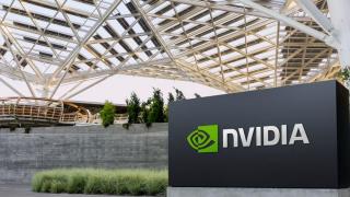 NVIDIA aduce producția de supercomputere AI în SUA; răspuns strategic la tensiunile comerciale cu China