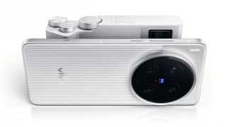 vivo X200 Ultra este oficial și aduce un mega modul foto + accesoriu add-on pentru extra zoom