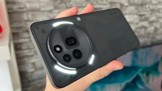 Nothing Phone (3a) Pro: Conectivitate pe acelaşi palier cu predecesorul