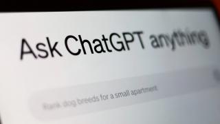 Mai bine scurt și la obiect? Iată cum politețea față de ChatGPT crește factura de electricitate a OpenAI