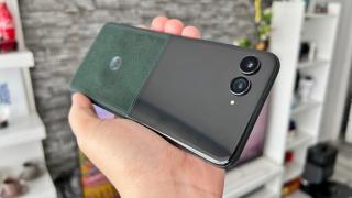Motorola razr 60 Ultra: Cameră excelentă pentru vlogging, am dus-o la restaurant mexican şi pe Calea Victoriei pietonală