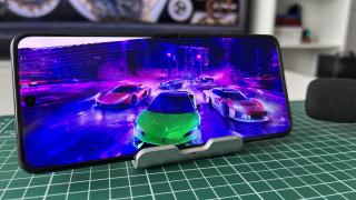Motorola razr 60 Ultra: Multimedia satisfăcătoare, mai ales la gaming