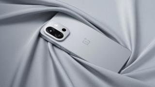 Flagship-ul mignon al momentului a debutat! OnePlus 13T aduce display OLED de 6.3 inch, procesor Snapdragon 8 Elite, baterie de 6260 mAh