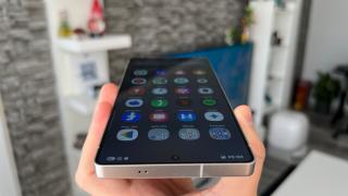 Samsung va oferi rezumate pentru clipuri video în One UI 8.0; Iată cum