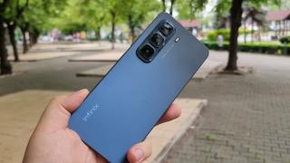 Prezentare Infinix Hot 50 4G - Pachet complet sub 800 de lei, cu design atrăgător și multe accesorii la pachet