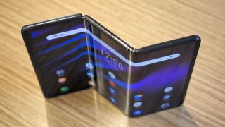 Primul telefon Samsung cu baterie Siliciu-Carbon (Si/C) ar putea fi triplu-pliabilul Galaxy W