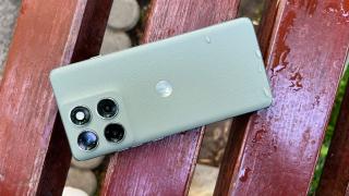 Motorola edge 60 Pro: Camera rămâne capabilă în condiții variate, excelează la macro și bokeh, dar fără upgrade-uri mari