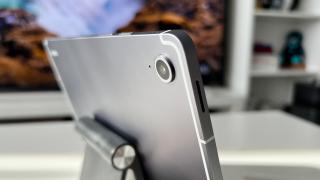 Samsung Galaxy Tab S10 FE: Cameră cu accent mai degrabă pe apeluri video și scanare doc, dar totuși cu suport Best Face AI