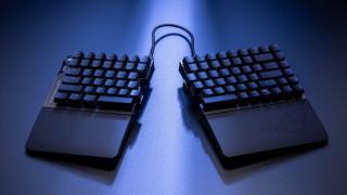 Computex 2025: ASUS prezintă ROG Falcata, tastatura care se poate "rupe" în două