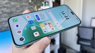 HONOR 400 Lite: Display luminos și imersiv pe un model midrange + raport corp-ecran excelent