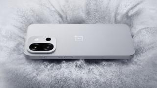 OnePlus 15 trece la alt nivel: baterie uriașă de 7000 mAh și modul foto cu design nou