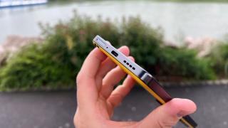 realme GT 7T: Acustică stereo ca de mid-range, pentru audiții plăcute cu volum tare