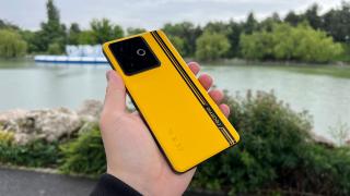 realme GT 7T: Baterie cum se cuvine, Si/C și 7000 mAh pentru zeci de ore de streaming și utilizare continuă