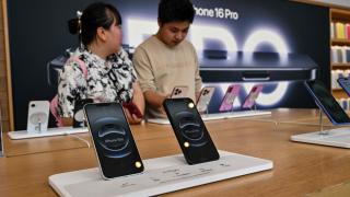 Apple pierde teren în China pentru al doilea an la rând; Huawei profită de subvenții și de un val de patriotism economic