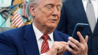 Tarifele lui Trump rămân în vigoare până pe 9 iunie, cu Apple în pericol de o lovitură majoră ce ar putea afecta și iPhone 17