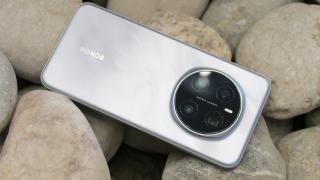 Honor pregătește seria Magic 8 cu patru senzori foto puternici; Se anunță un duel fratricid direct cu Huawei în zona de zoom periscopic