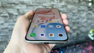 HONOR 400 Pro: Baterie care nu te lasa baltă nici la binging şi nici la corporaţie