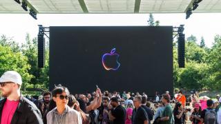 Apple pregătește schimbări vizibile pentru aplicațiile Phone, Safari și Camera; iOS 26 ar putea aduce o interfață inspirată din visionOS