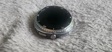 Galaxy Watch 8 Classic apare înainte de lansare în imagini reale; vine cu design „squircle” și 64 GB stocare