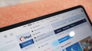 iPadOS 26 aduce o interfață tot mai apropiată de macOS; multitasking mai eficient, aplicații în fundal și o experiență desktop pe iPad