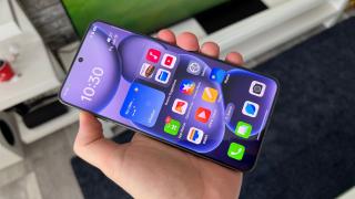 OPPO Find X8 Ultra: Display și mai mare, cu muchii înguste, plat și cu rezoluție QHD+
