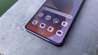 Motorola moto g86: OS, UI familiar, doză minimă de aplicații 3rd party și doar Gemini pe partea AI
