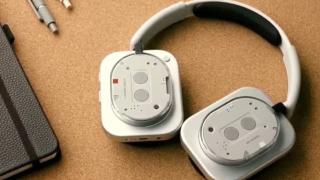 Primele căști over-ear de la Nothing au sosit; Nothing Headphone (1) au butoane fizice, autonomie 80 ore