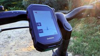 Prezentare Garmin Edge MTB - Ciclocomputer dedicat pasionaților de Mountain Bike, compact, rezistent și performant