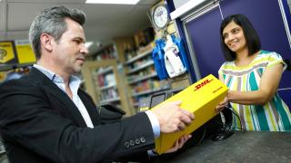 DHL Express se extinde în România prin PayPoint; Clienții vor putea trimite documente internațional din sute de locații locale