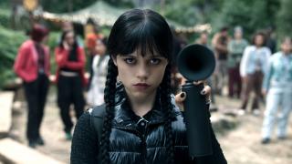 Cluj devine scenă pentru Wednesday; Netflix promovează sezonul 2 cu Victor Dorobanțu în turneu