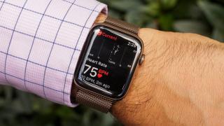 Apple testează un AI care analizează comportamentul utilizatorilor de Apple Watch pentru a detecta probleme de sănătate