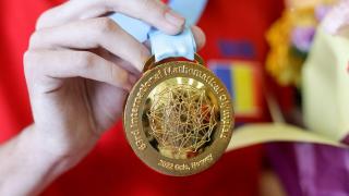 ChatGPT versus elevi din România: cine merită medalia de aur la Olimpiada Internaţională de Matematică 2025?