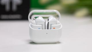 Samsung listează Galaxy Buds3 FE pe site-ul oficial, înainte de debut; Iată cât costă noua pereche de căști wireless