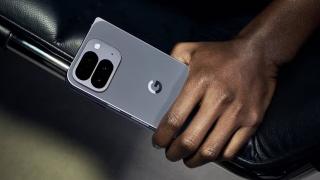 Pixel 10 Pro Fold apare în cele mai clare imagini; Evan Blass confirmă detalii și culori