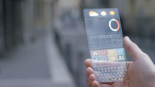 Apple vrea ecrane OLED mai eficiente pentru viitoarele iPhone; Tandem OLED ar putea veni abia din 2028