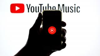 YouTube Music împlinește 10 ani, te anunță ce concerte sunt în oraș și oferă playlisturi comune