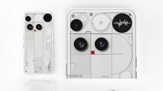 Nothing prinsă cu falsuri! A folosit poze stock drept mostre foto Nothing Phone (3) în magazine